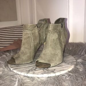 Vince Camino suede peep toe booties size 8